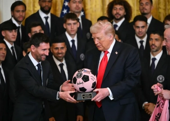 La polémica imagen de Leo Messi con Donald Trump. (EFE)