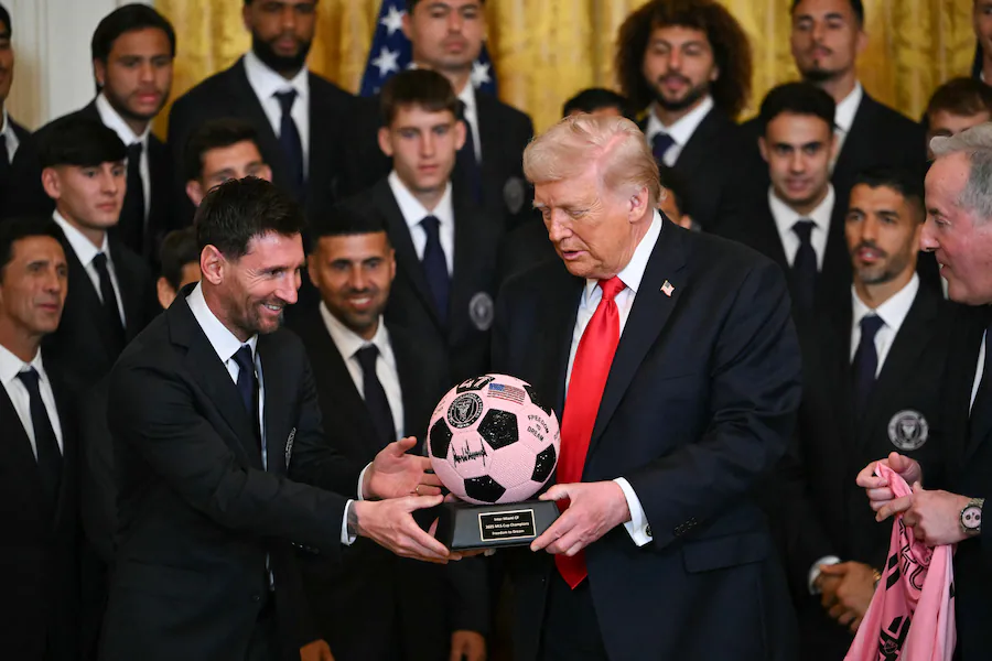 La polémica imagen de Leo Messi con Donald Trump. (EFE)