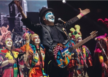 Tabaré Cardozo junto a Agarrate Catalina