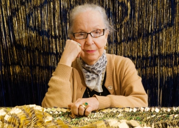 Olga de Amaral en MALBA: el oro que cuelga del tiempo por Daniel Benoit Cassou