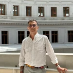 Clair-obscur en la Bourse de Commerce - Cuando la luz también revela sus sombras por Daniel Benoit Cassou