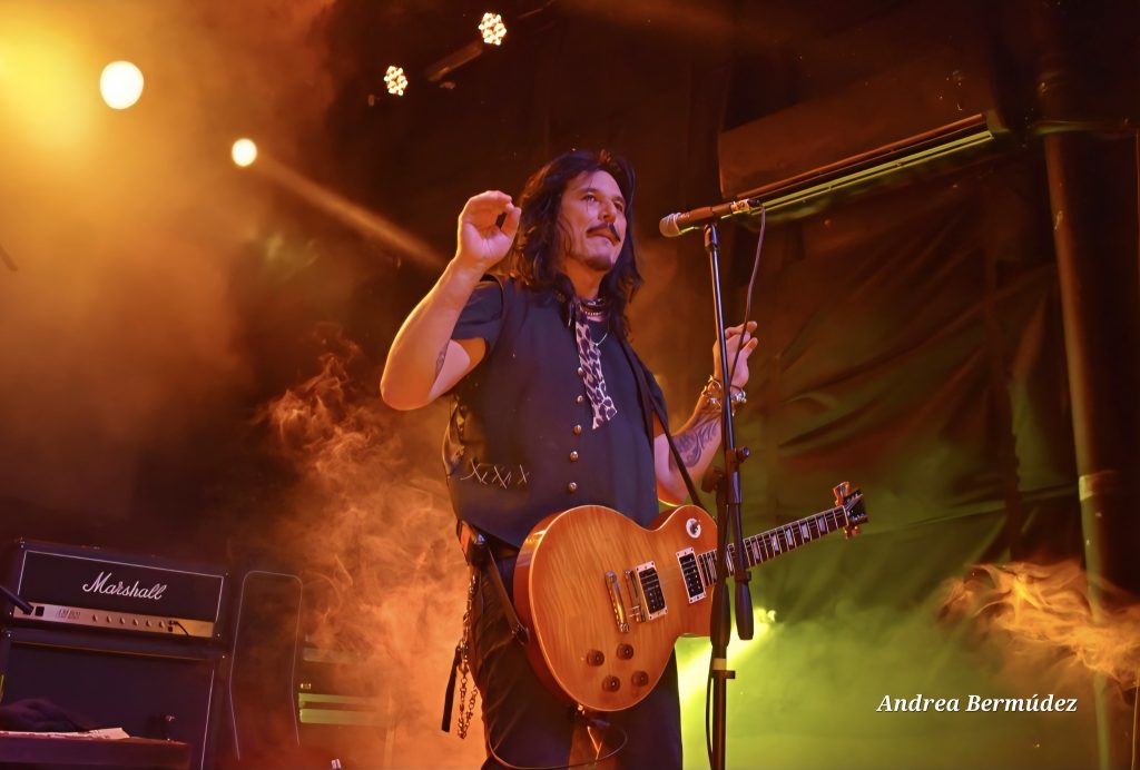 Gilby Clarke en Uruguay - Live Era - Banda telonera Locomotive - 21 de mayo 2026 - Foto Andrea Bermúdez Gilby Clarke en Uruguay - Live Era - Banda telonera Locomotive - 21 de mayo 2026 - Foto Andrea Bermúdez