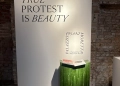 The Only True Protest is Beauty - Venecia, Italia por Daniel Benoit Cassou