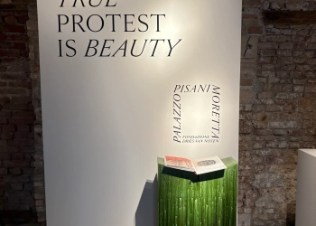 The Only True Protest is Beauty - Venecia, Italia por Daniel Benoit Cassou