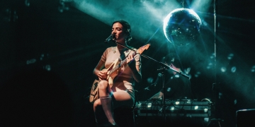 Zoe Gotusso en la Sala del Museo - Mayo 2026 - Foto Olivia Perazzo
