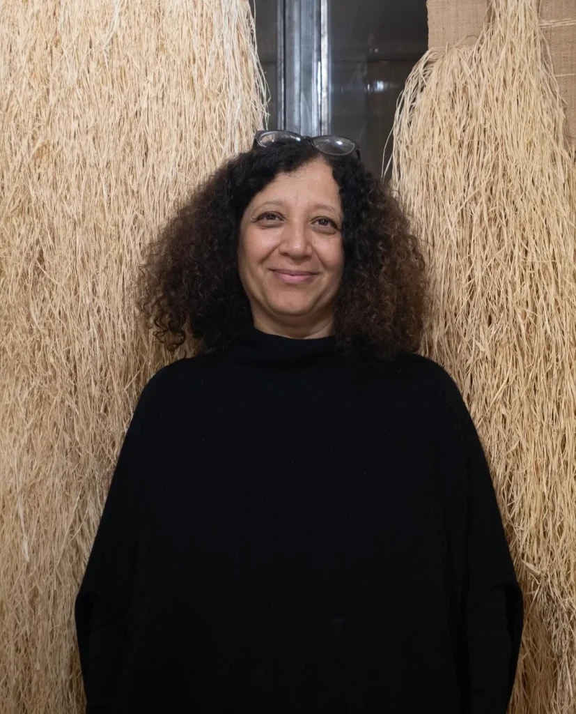 Amina Agueznay – 61ª Bienal Venecia - Cuando el tejido deja de ser artesanía para convertirse en arquitectura habitable por Daniel Benoit Cassou
